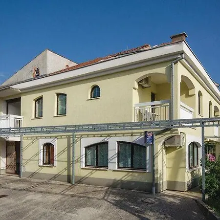 Iovo - Basic Two Bedroom A3 *