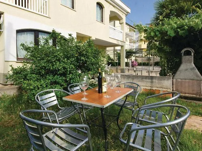 Iovo - Basic Two Bedroom A3 *