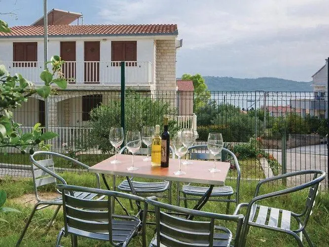 Iovo - Basic Two Bedroom A3 Trogir