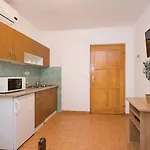 Διαμέρισμα Iovo - Basic Two Bedroom A3