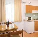 Iovo - Basic Two Bedroom A3 Διαμέρισμα Τρογκίρ