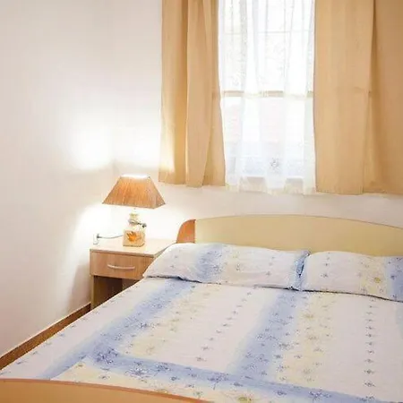Διαμέρισμα Iovo - Basic Two Bedroom A3 *